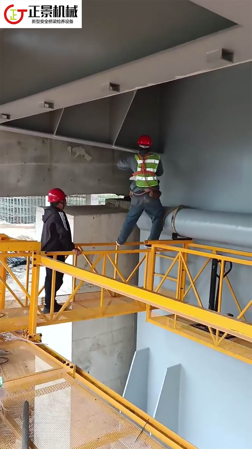 橋梁排水管安裝車